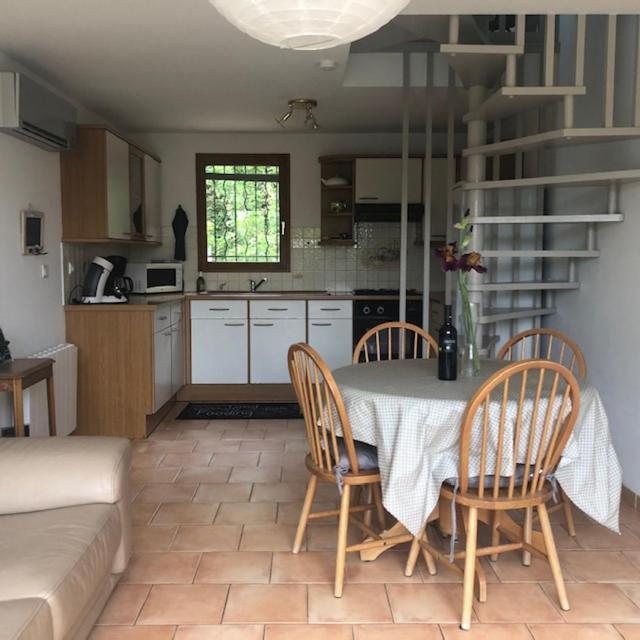 Gite L'Annexe Villelaure Buitenkant foto