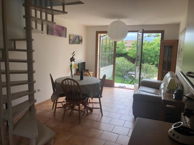 Gite L'Annexe Villelaure Buitenkant foto